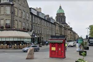 A sentry box on Princes Street in Edinburgh will be transformed into the world's smallest whisky bar
